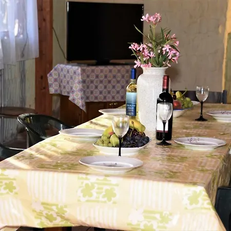 Casa Con Giardino Da Sandro 아파트 고네사
